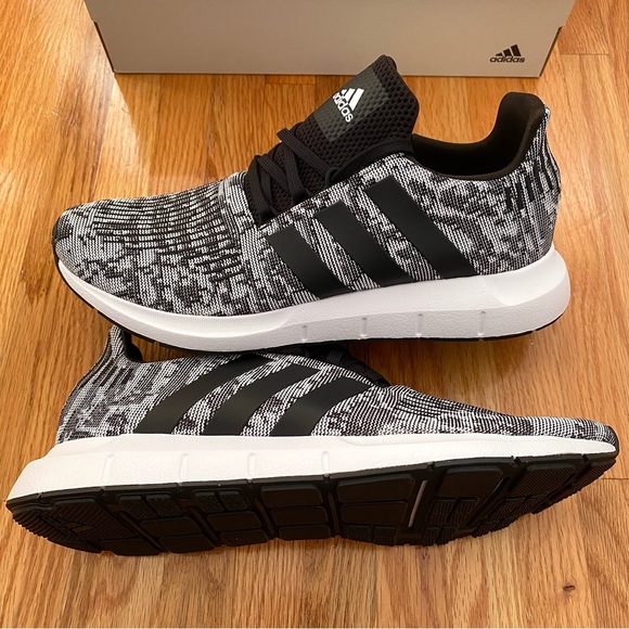 Adidas Swift Run 1.0 Men’s Sneakers - Picture 5 of 7